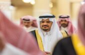 نائب أمير الرياض يؤدي صلاة الميت على والدة الأمير حمود بن سعود بن عبدالعزيز..صور