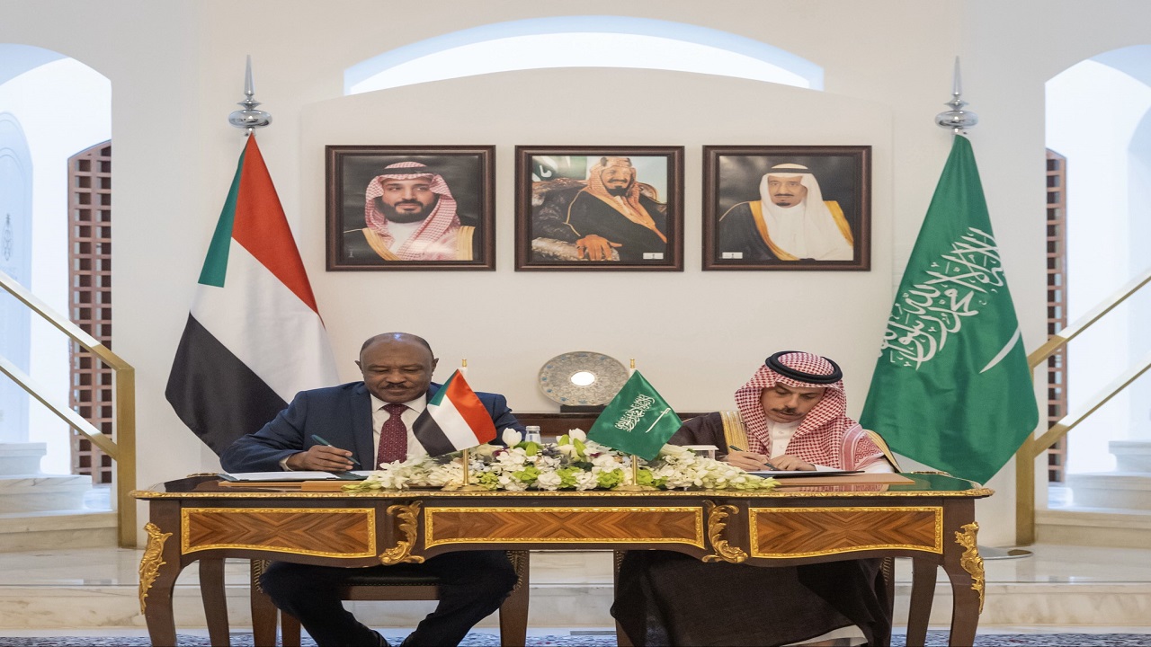 وزير الخارجية ونظيره السوداني يوقعان وثيقة إنشاء مجلس التنسيق السعودي – السوداني