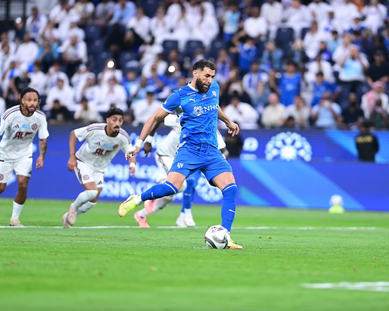 الهلال يمطر شباك الفيصلي برباعية..صور