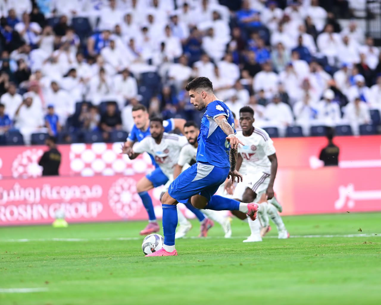 الهلال يمطر شباك الفيصلي برباعية..صور