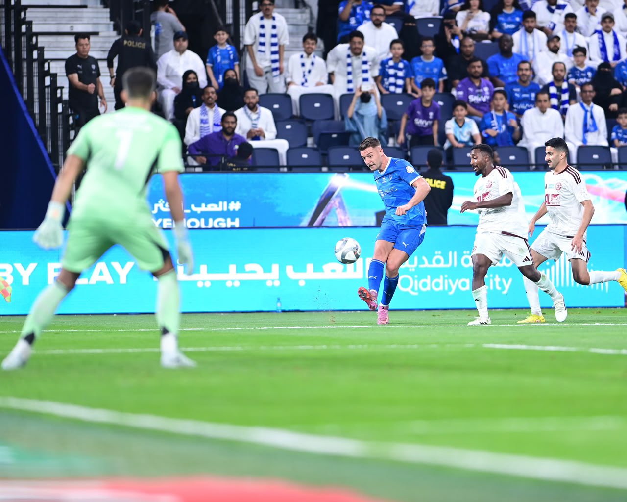 الهلال يمطر شباك الفيصلي برباعية..صور