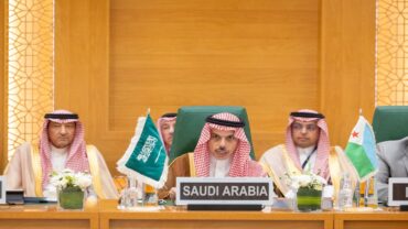 وزير الخارجية يشارك في الاجتماع الوزاري الاستثنائي لمنظمة التعاون الإسلامي