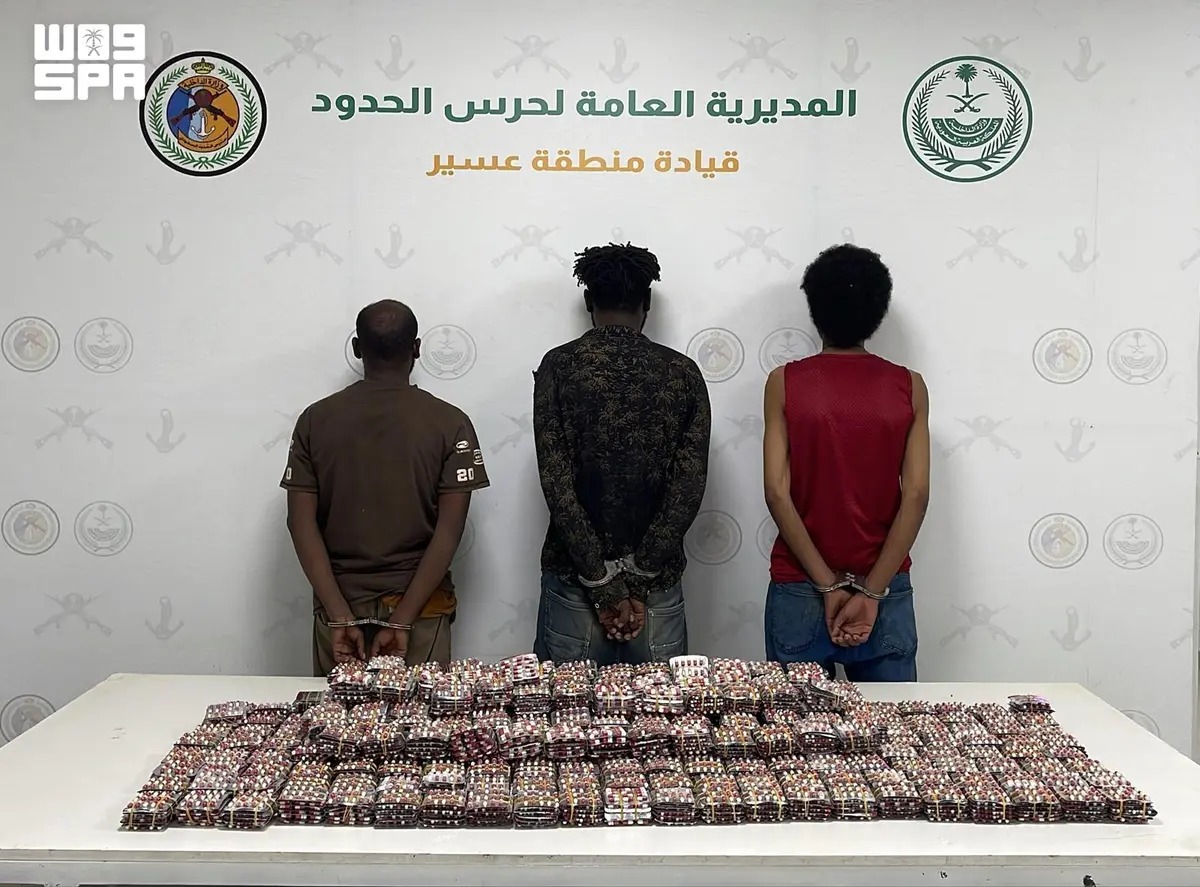 الداخلية تعلن إحباط تهريب أكثر من 900 ألف قرص إمفيتامين.. فيديو وصور