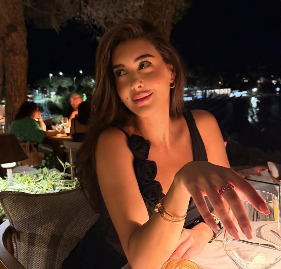 ياسمين صبري تظهر بلوك مسائي أنيق.. صور