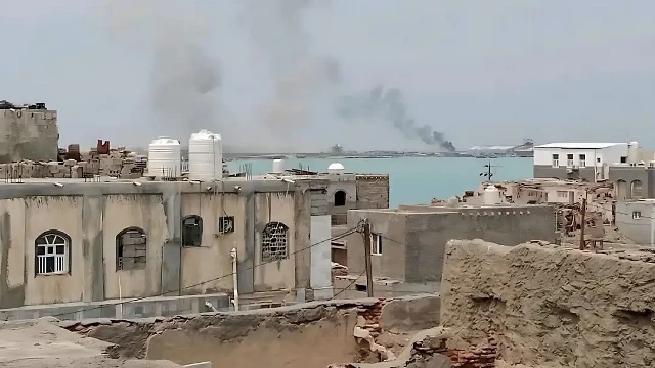 قتلى وإصابات إثر قصف حوثي على المخا