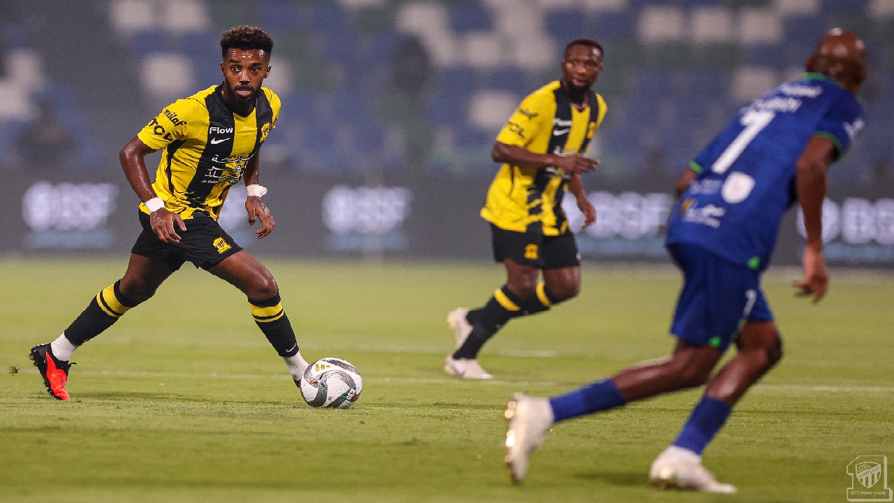 التعادل يحسم مواجهة الفتح والاتحاد