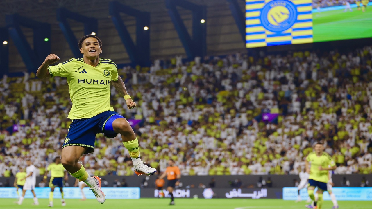 النصر يستهل مشواره في الدوري بثلاثية أمام الفتح