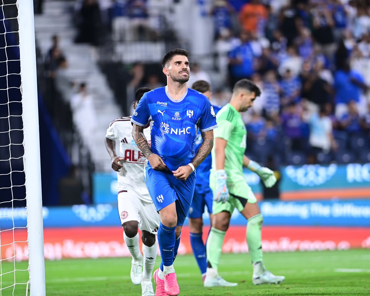 الهلال يمطر شباك الفيصلي برباعية..صور