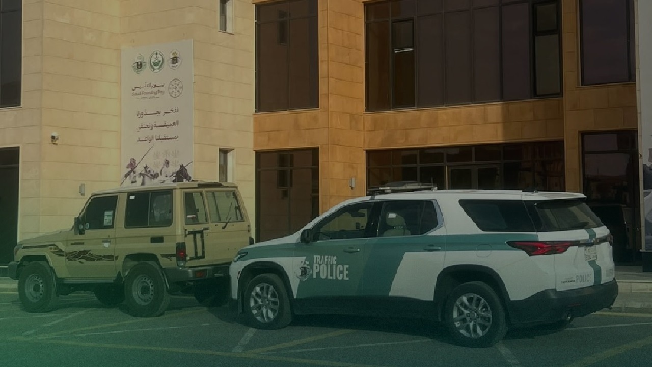 مرور القصيم يضبط قائد مركبة قاد دون لوحات