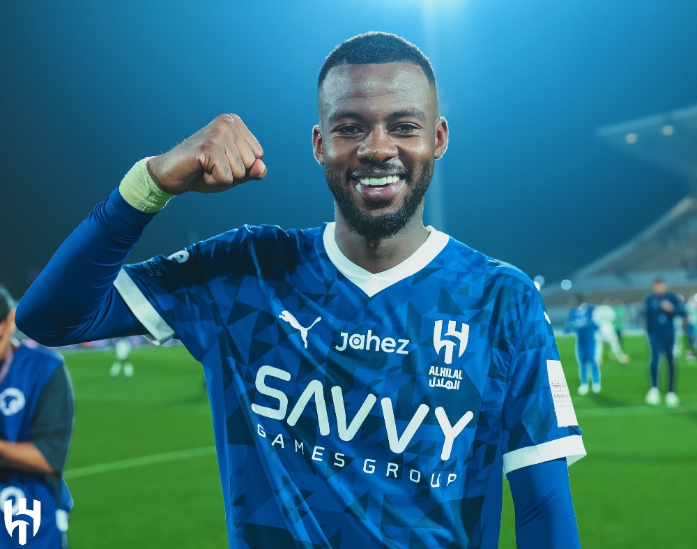 الهلال يكشف التطورات الطبية لبنزيما وتمبكتي