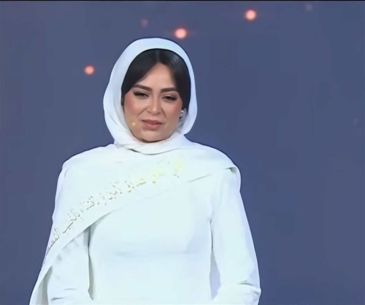 لفتة إنسانية من الرئيس المصري تجاه هبة مجدي بحفل المولد النبوي .. فيديو