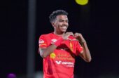 مصعب الجوير يحتفل بمباراته الـ100 في روشن