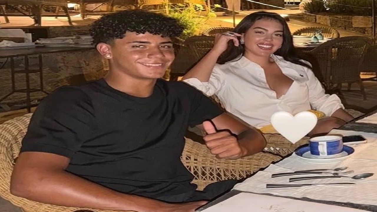 جورجينا برفقة كريستيانو جونيور في أحدث ظهور