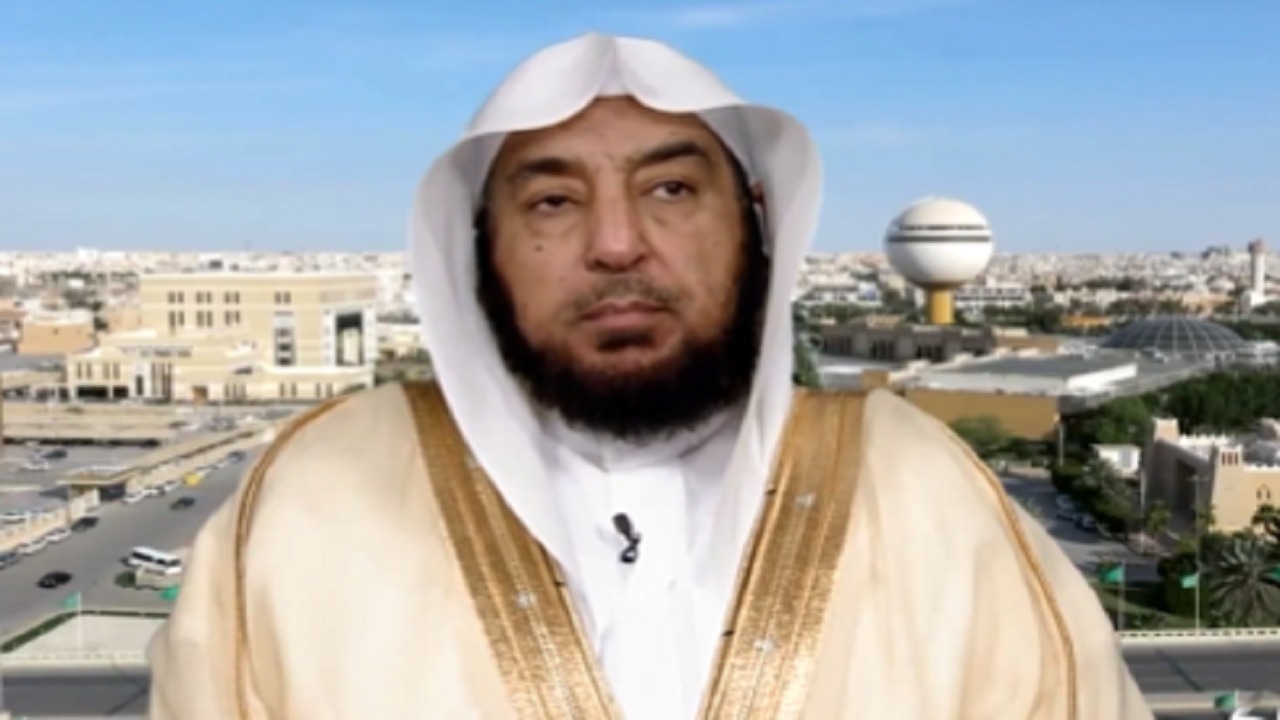 حكم الصلاة على الميت عند قبره لـمَن فاتته صلاة الجنازة.. فيديو