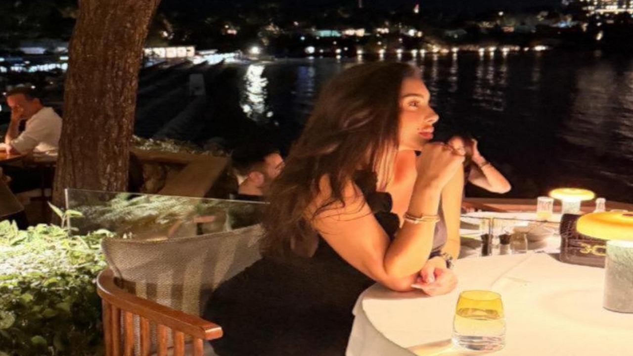 ياسمين صبري تظهر بلوك مسائي أنيق.. صور