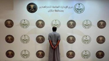 دوريات الإدارة العامة للمجاهدين بمنطقة جازان تقبض على مواطن نقل مخالفًا لنظام أمن الحدود