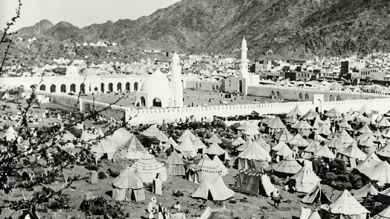 لقطة جوية نادرة للمسجد الحرام والكعبة قبل 110 أعوام