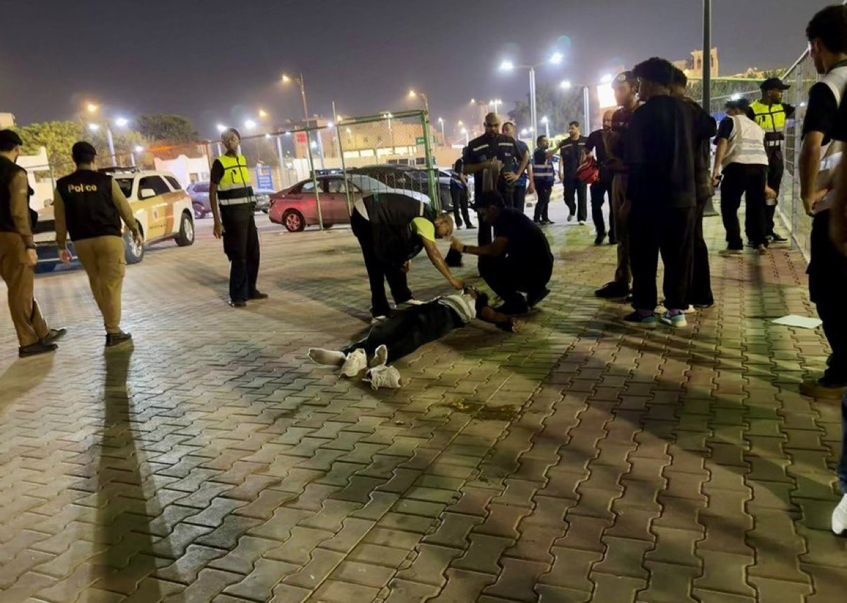 أكثر من 40 حالة إغماء بمواجهة الهلال والخليج