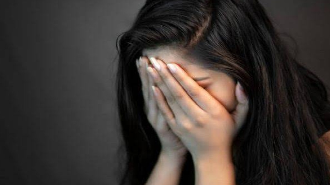 فتاة تلجأ لتغيير اسمها بسبب رفض العرسان الارتباط بها