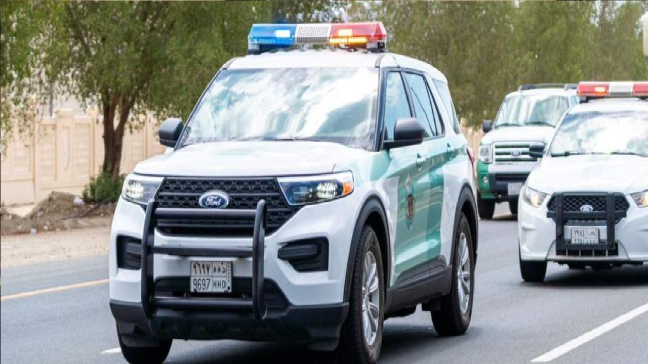 المرور يباشر حادثًا مروريًا بين مركبتين في الأحساء