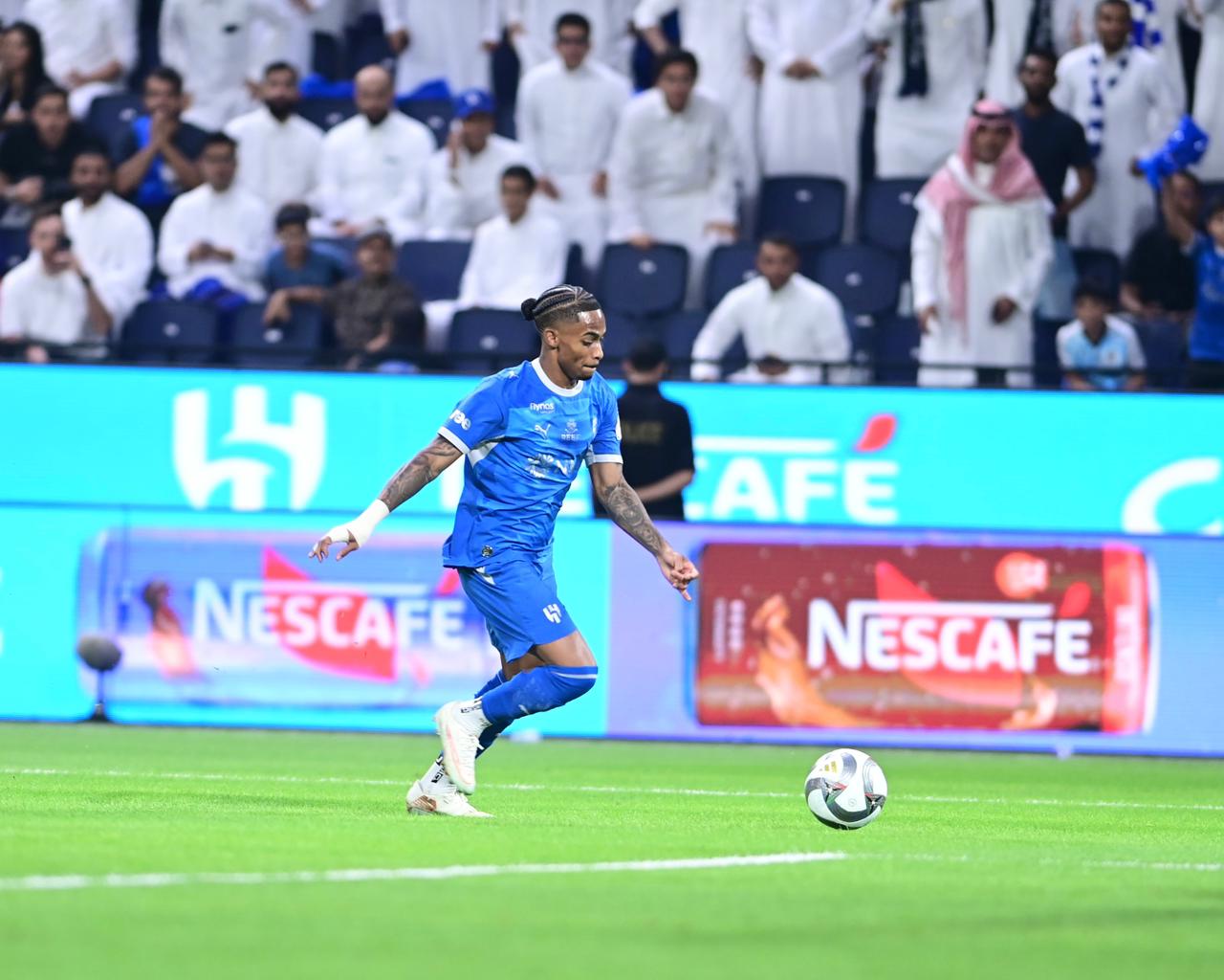 الهلال يضرب الأهلي بثلاثية..صور