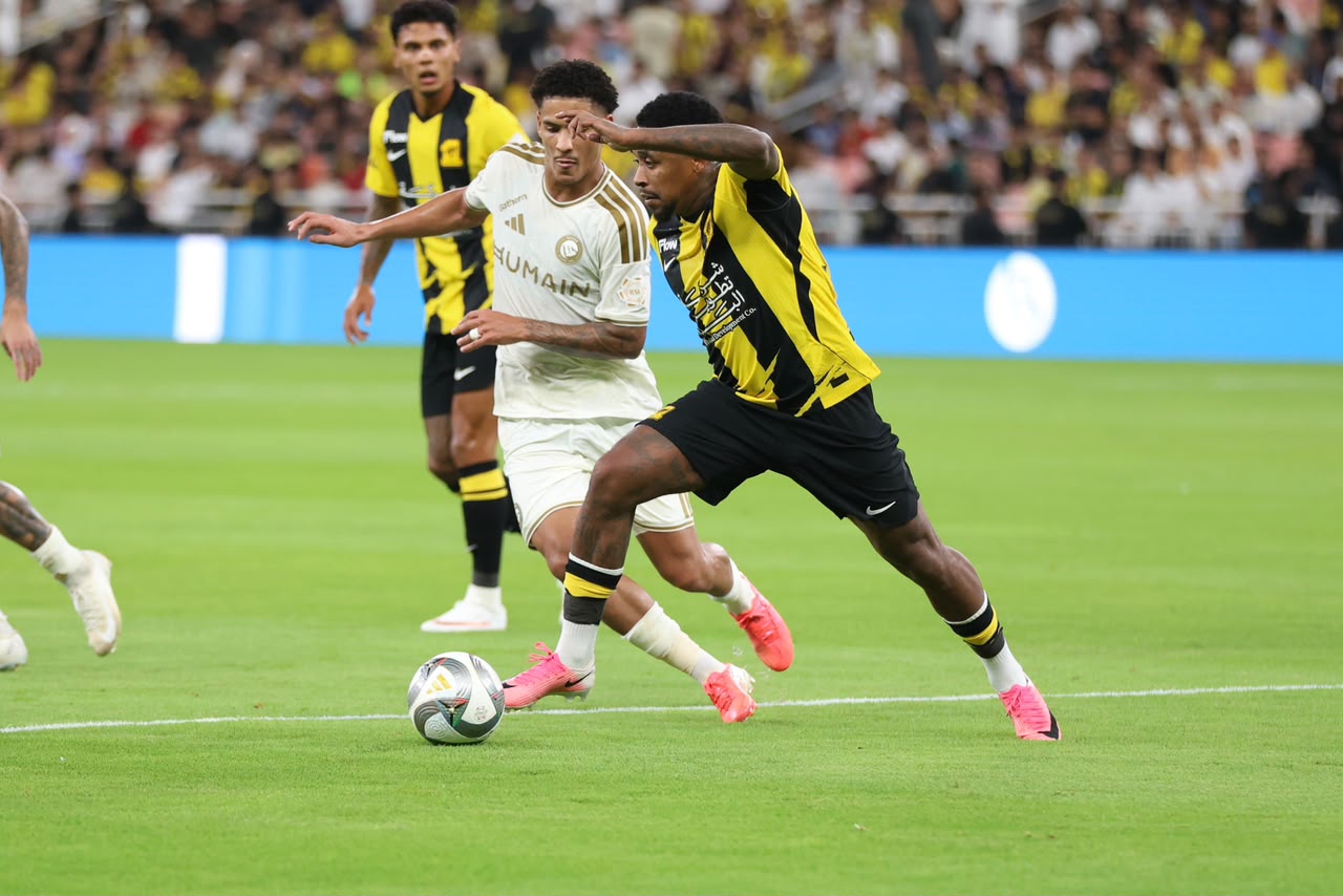 الاتحاد يحسم الكلاسيكو أمام النصر بثنائية..صور