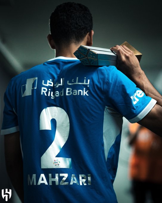 محزري يحصد جائزة رجل مباراة الهلال والشباب