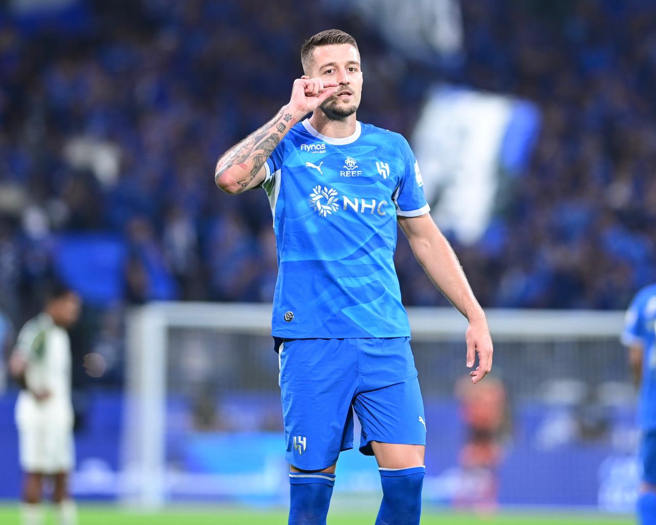 الهلال يضرب الأهلي بثلاثية..صور