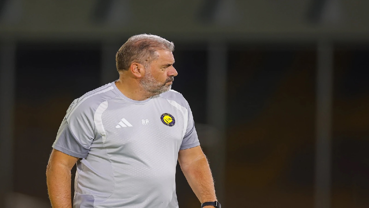 بوستيكوجلو يصعد 7 لاعبين لتدريبات النصر