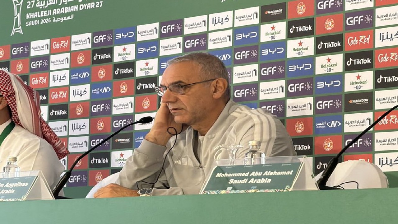 مساعد دونيس: نعمل على الاستعداد لكل السيناريوهات وسندير المباراة بشكل جيد