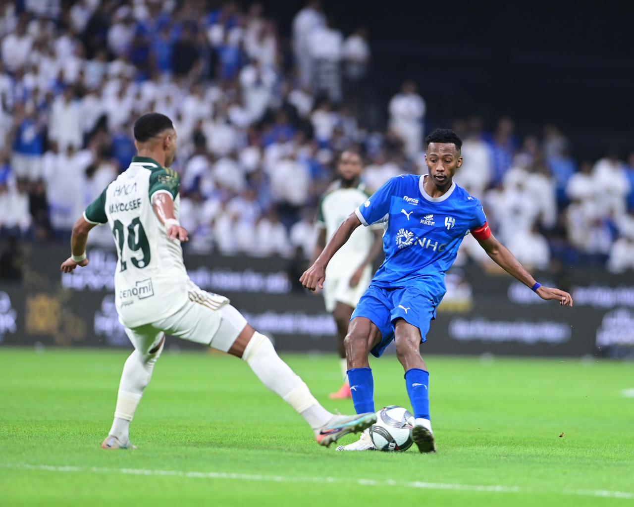 الهلال يضرب الأهلي بثلاثية..صور
