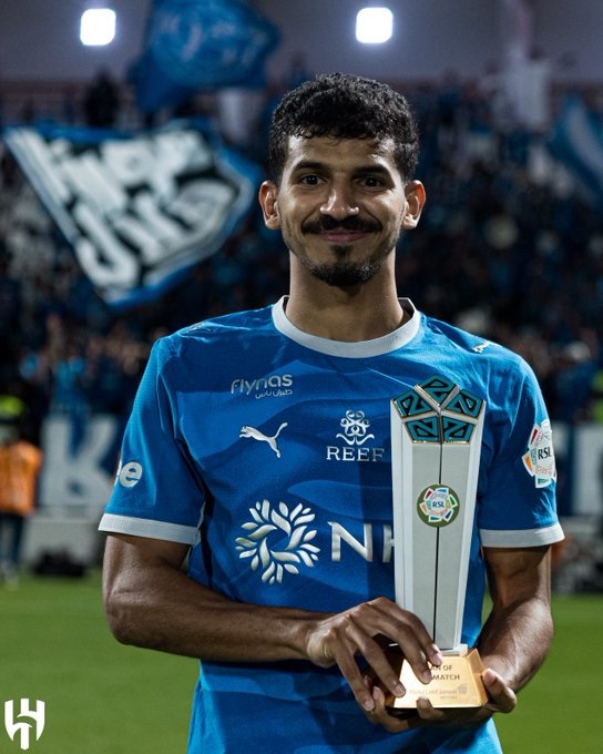 محزري يحصد جائزة رجل مباراة الهلال والشباب