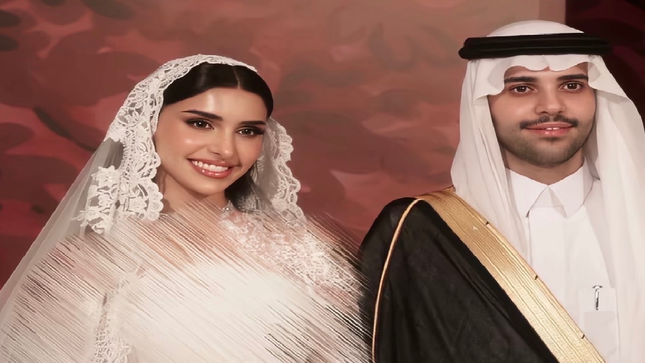 متعب العريفي يرد على تعليق بشأن شهر العسل: المتاحف والآثار مو جونا