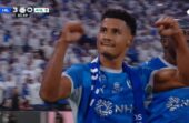 واتكينز يخطف الأنظار بوشاح الهلال بعد هدفه في شباك الأهلي.. فيديو