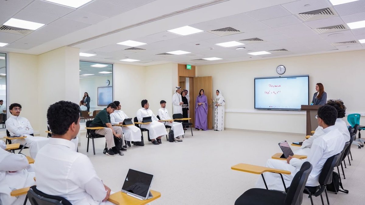 الأميرة ريم بنت الوليد تزور جامعة المملكة..صور