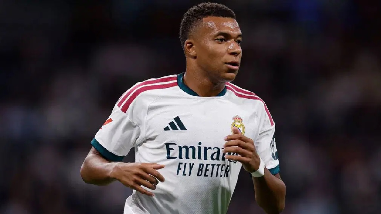 ريال مدريد يكشف تشخيص إصابة مبابي وموقفه من الكلاسيكو