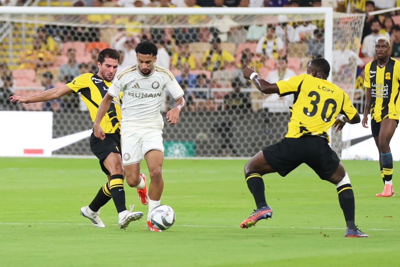 الاتحاد يحسم الكلاسيكو أمام النصر بثنائية..صور