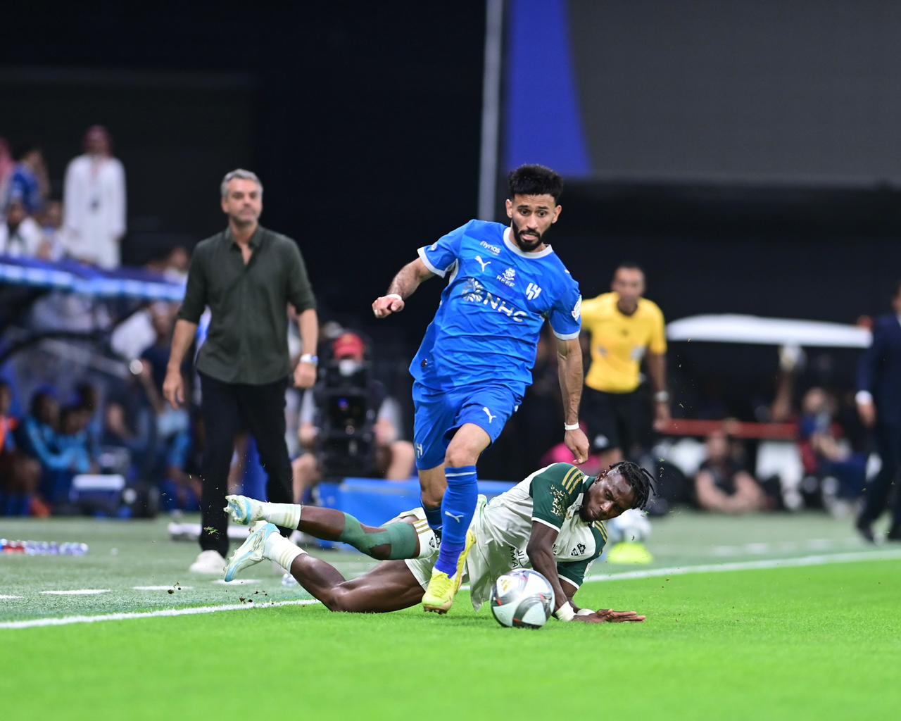 الهلال يضرب الأهلي بثلاثية..صور