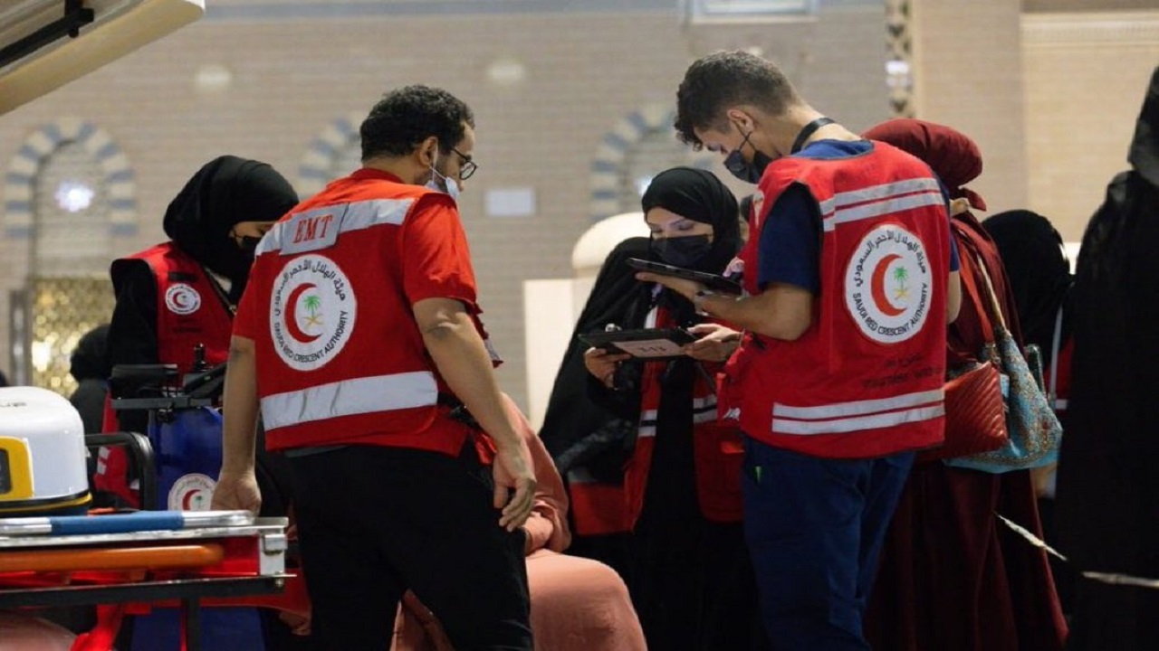 الهلال الأحمر بالمدينة المنورة يعيد النبض لمعتمرة خلال 56 ثانية