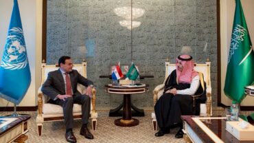 وزير الخارجية يلتقي نظيره الباراغوياني ويوقعان اتفاقية إعفاء متبادل من التأشيرات الدبلوماسية والخاصة