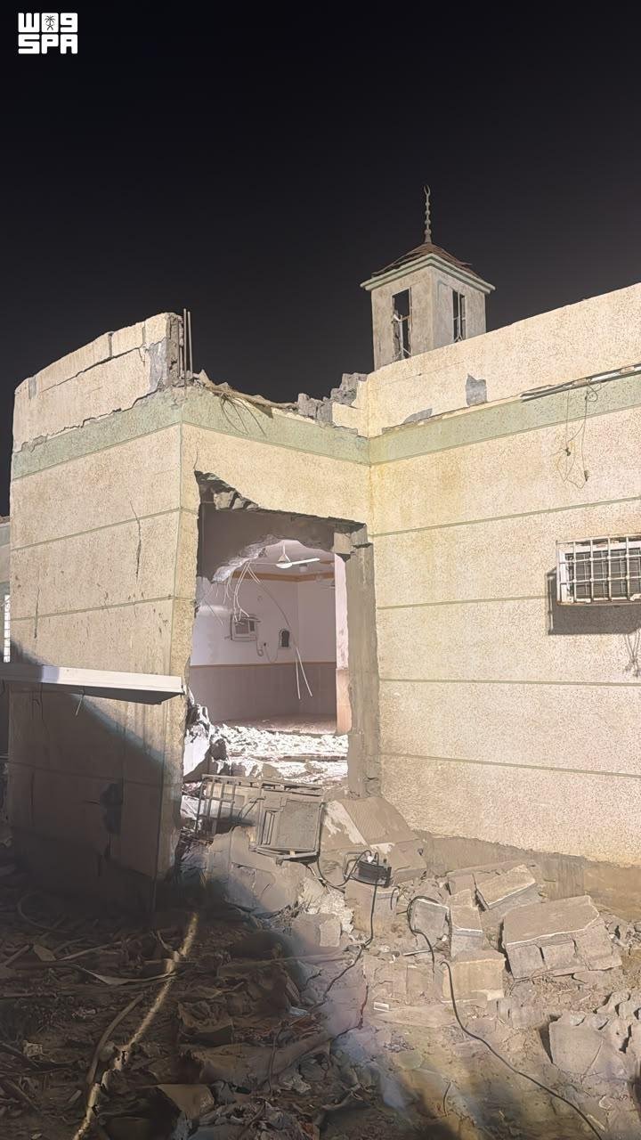 إصابتان وأضرار مادية في مسجد ومركبات إثر سقوط مقذوف في الطوال