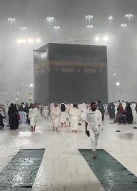 هطول أمطار على مكة المكرمة..فيديو