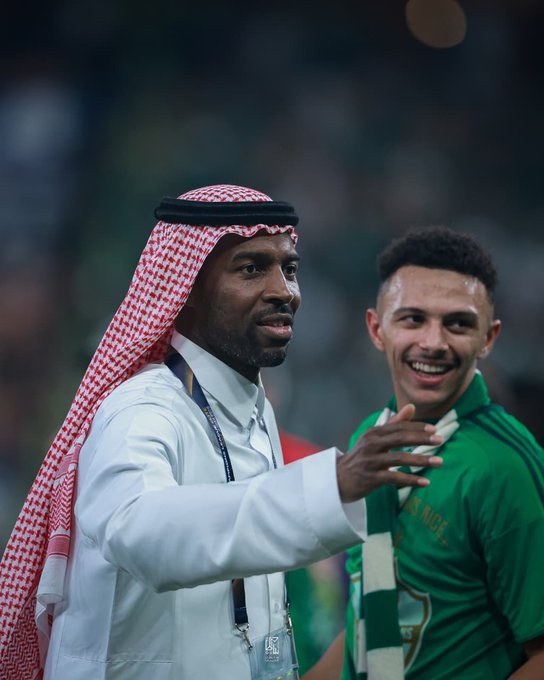 أسامة هوساوي يستقيل من منصبه في الأهلي