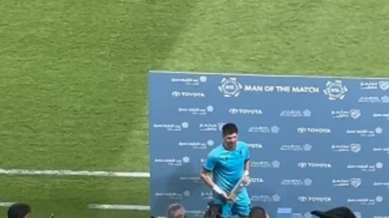 فاسيلي يحصد جائزة أفضل لاعب في مباراة الدرعية وأبها