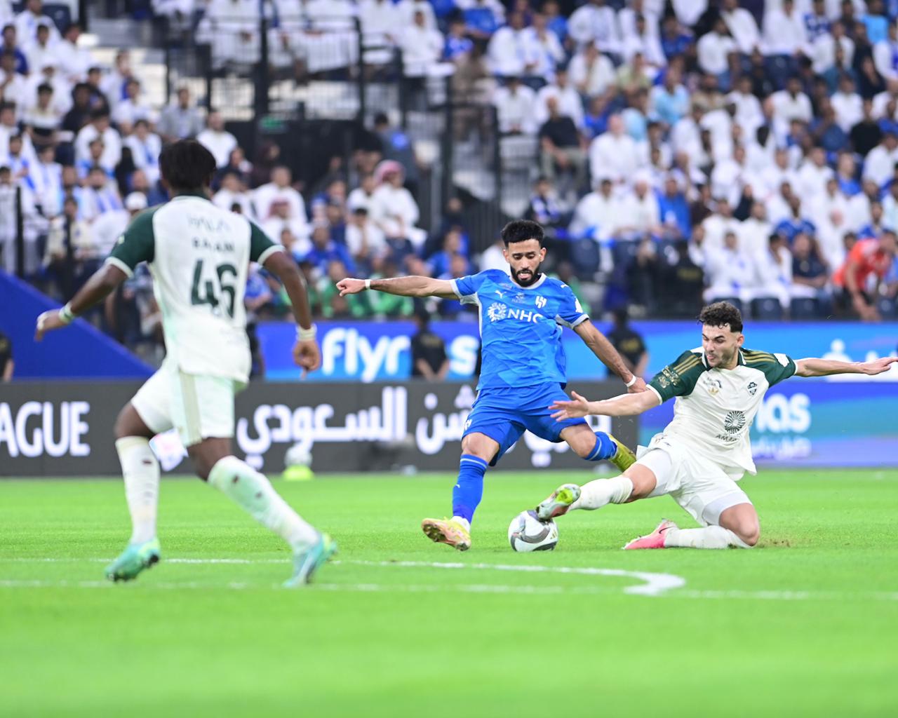 الهلال يضرب الأهلي بثلاثية..صور