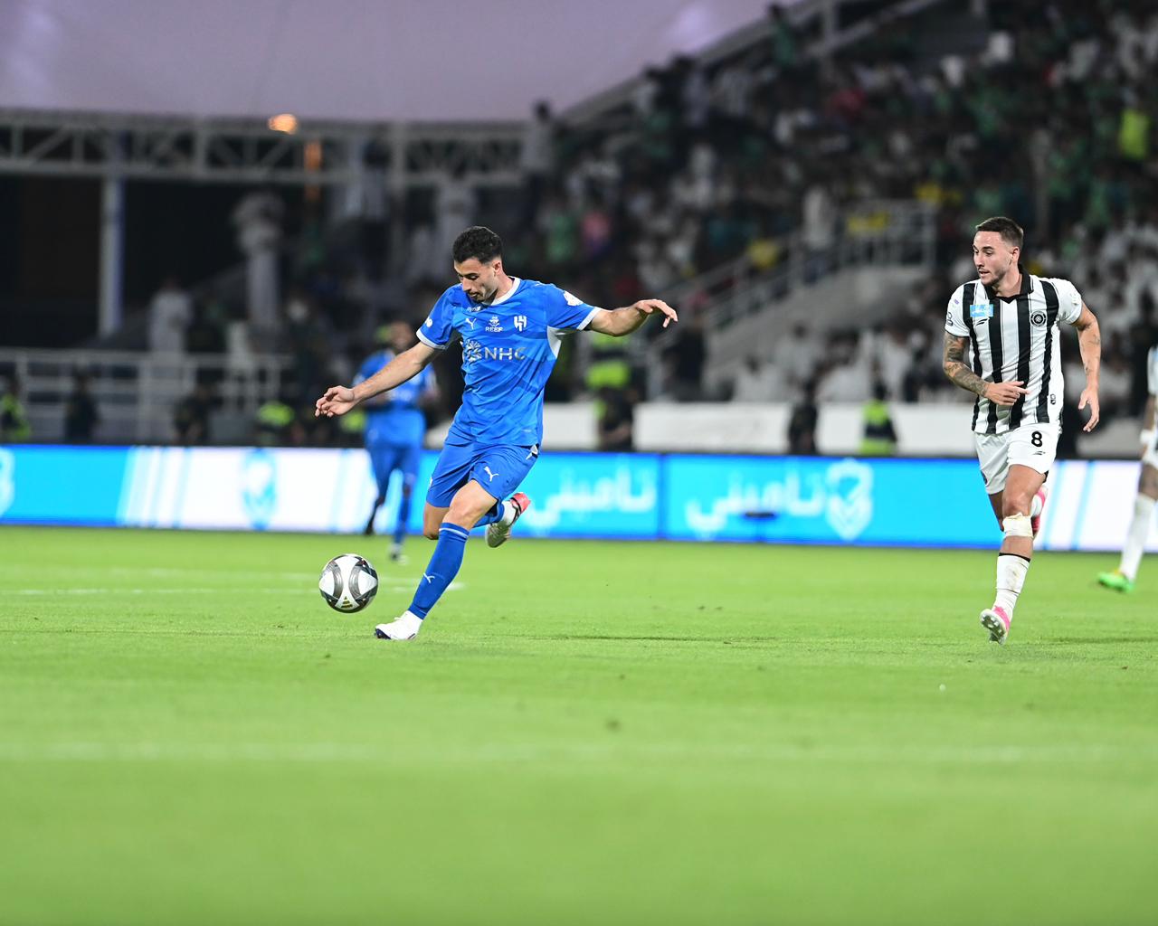 الهلال يحسم الديربي بثنائية في شباك الشباب..صور