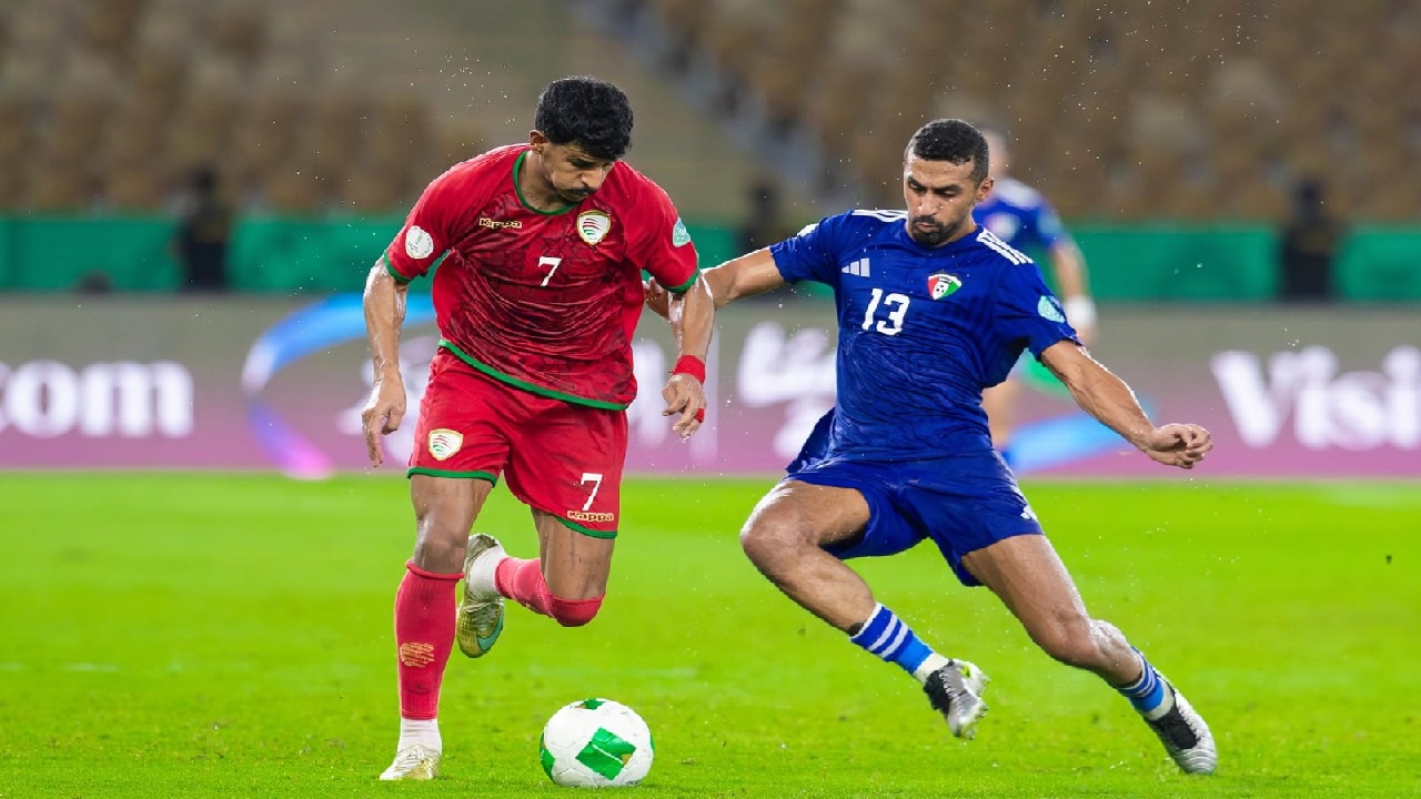 عمان يقلب الطاولة على الكويت بثلاثية ويتأهل لنصف النهائي