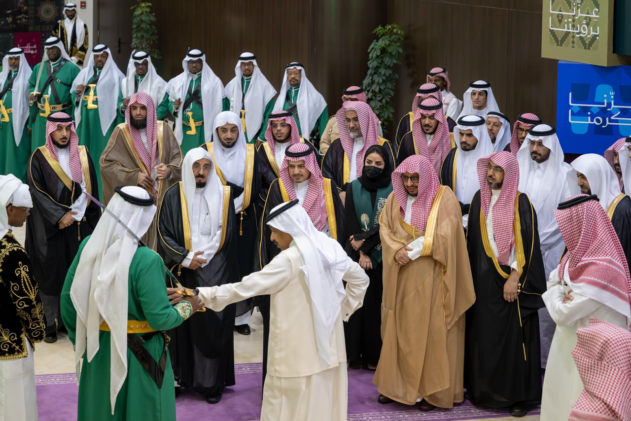 د. علي الأحيدب يشارك منسوبي ديوان المظالم احتفال اليوم الوطني..صور
