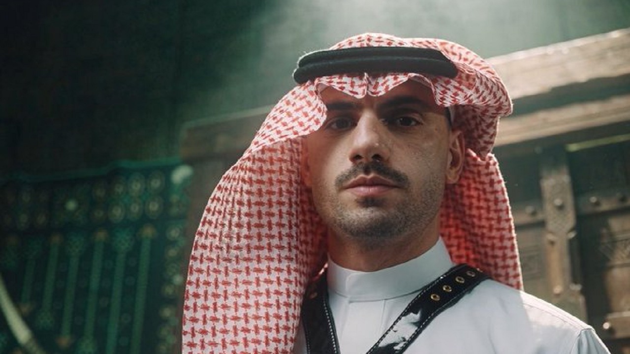 ميريح ديميرال يتزيّن بالزيّ السعودي