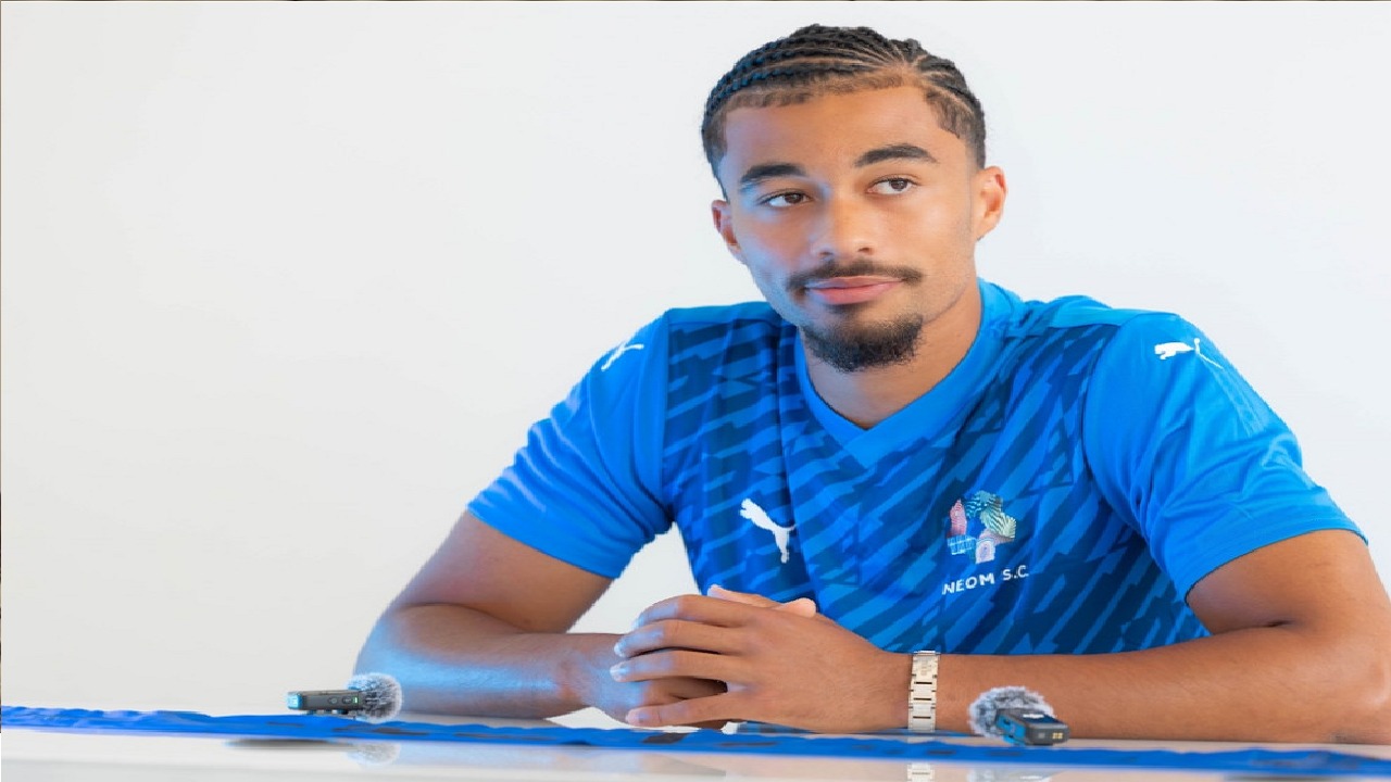 الهلال يتفاوض مع نيوم لشراء عقد اللاعب ناثان زيزي